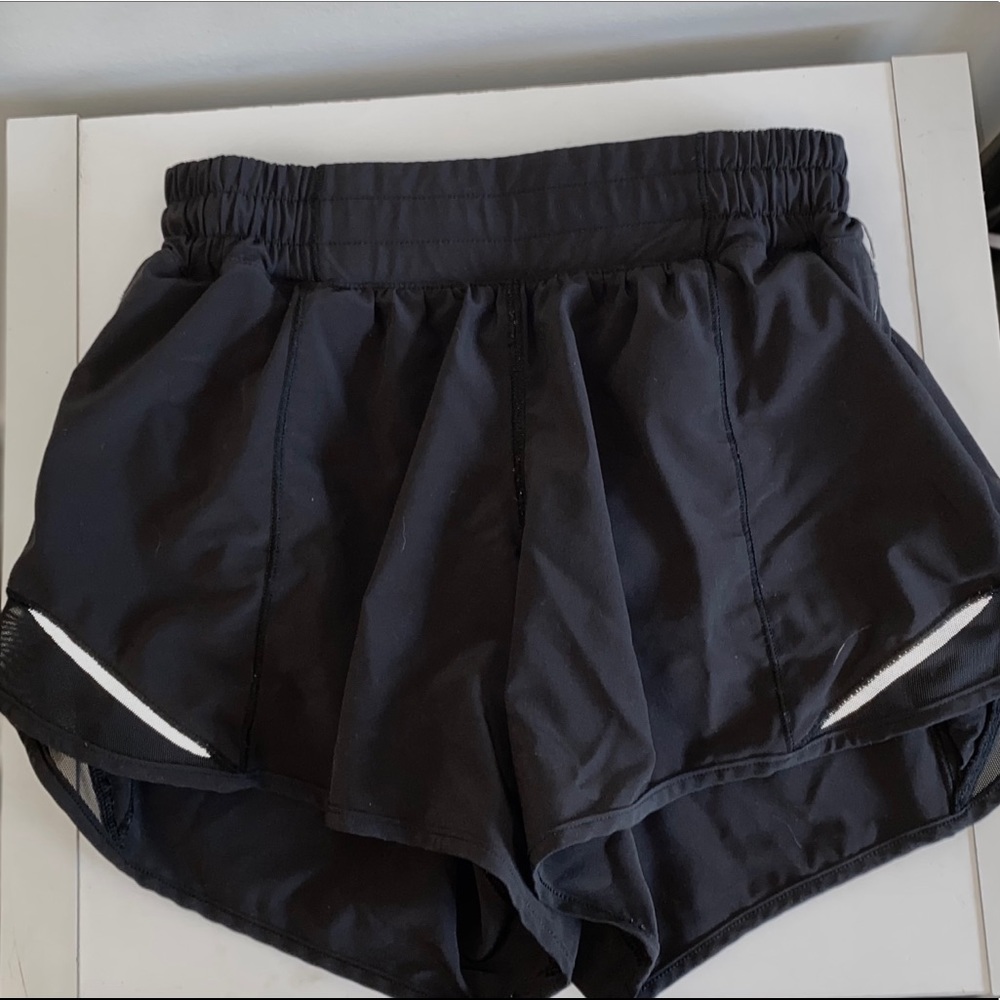 Black lululemon hotty hot shorts